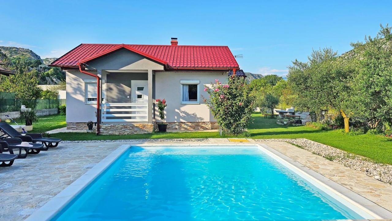 Holiday Home Natura With Private Pool Mostar Exterior photo