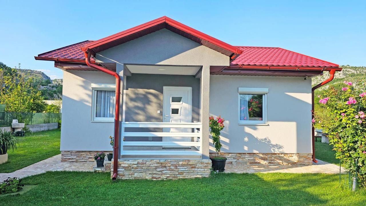 Holiday Home Natura With Private Pool Mostar Exterior photo