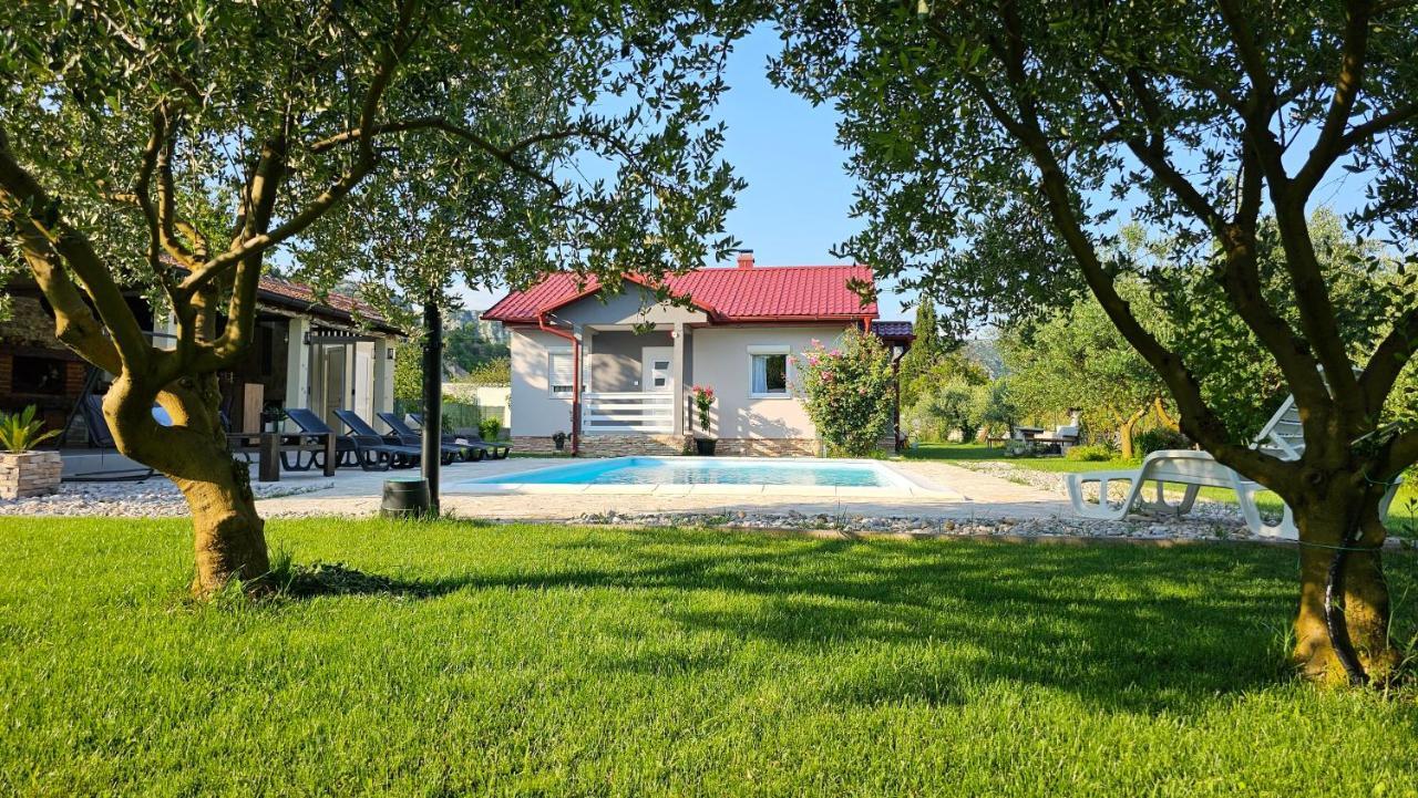 Holiday Home Natura With Private Pool Mostar Exterior photo