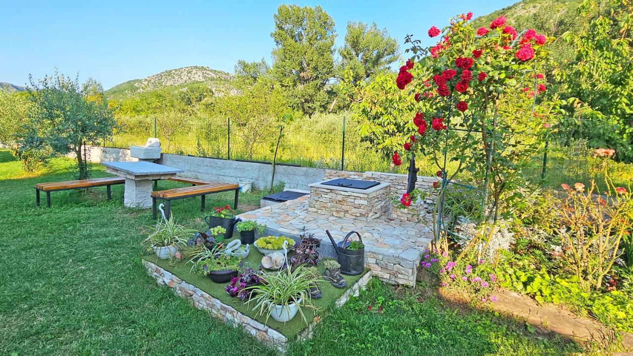 Holiday Home Natura With Private Pool Mostar Exterior photo