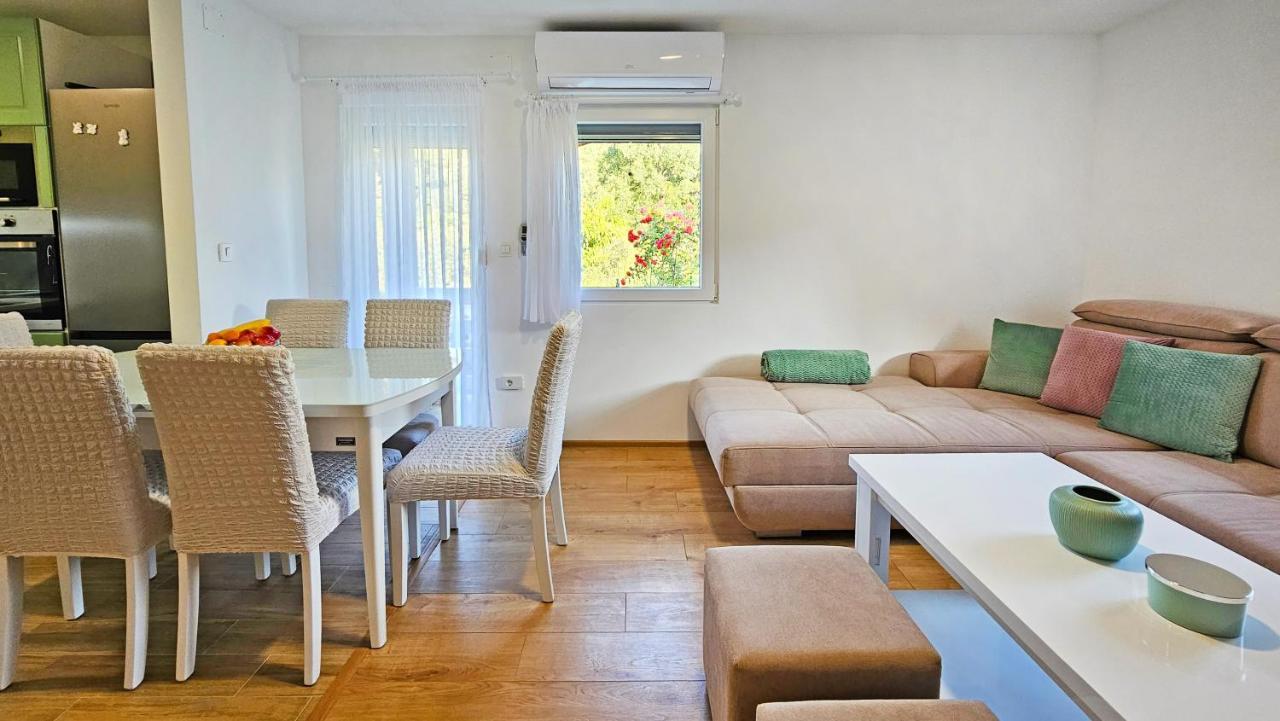 Holiday Home Natura With Private Pool Mostar Exterior photo