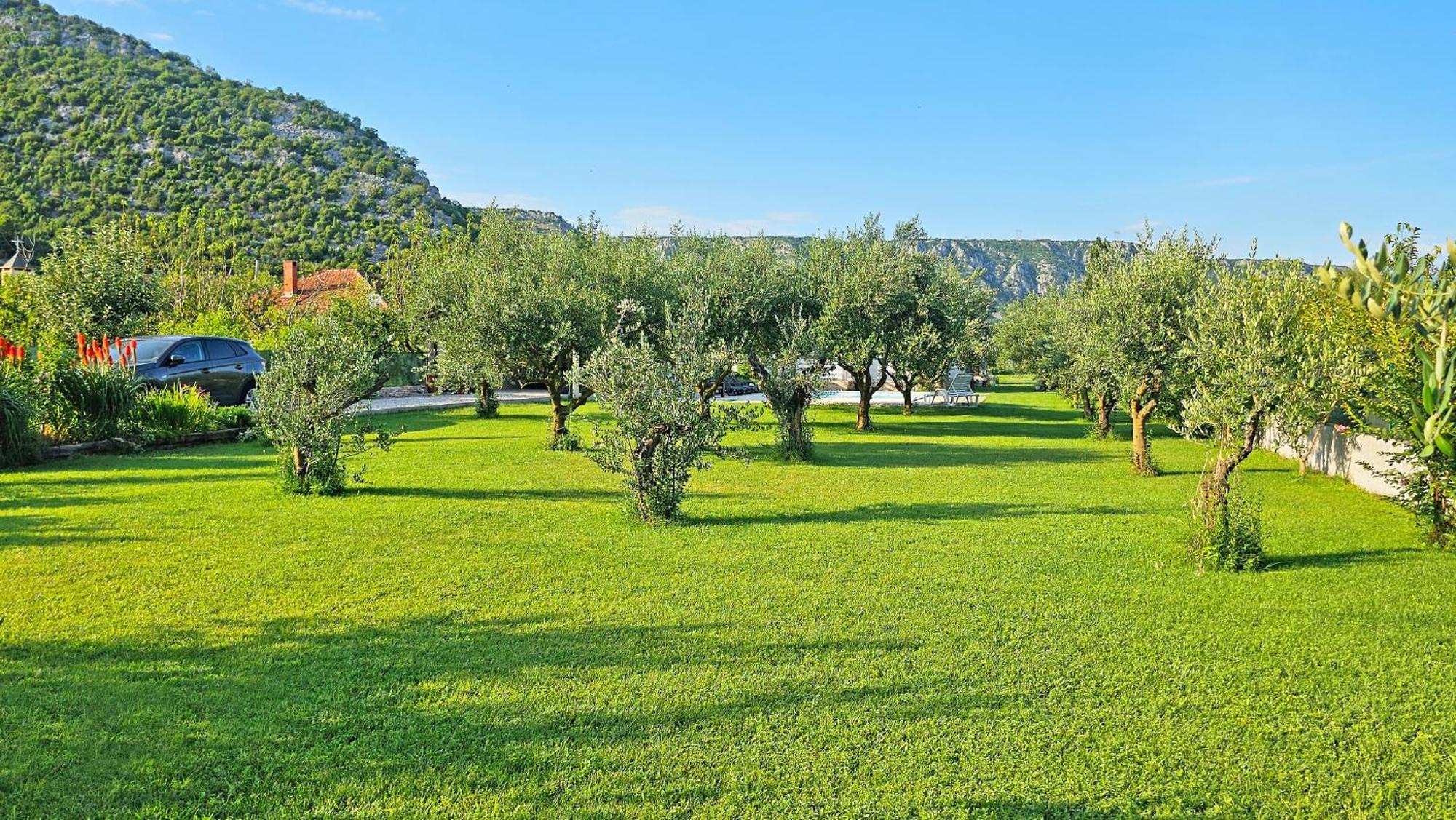 Holiday Home Natura With Private Pool Mostar Exterior photo
